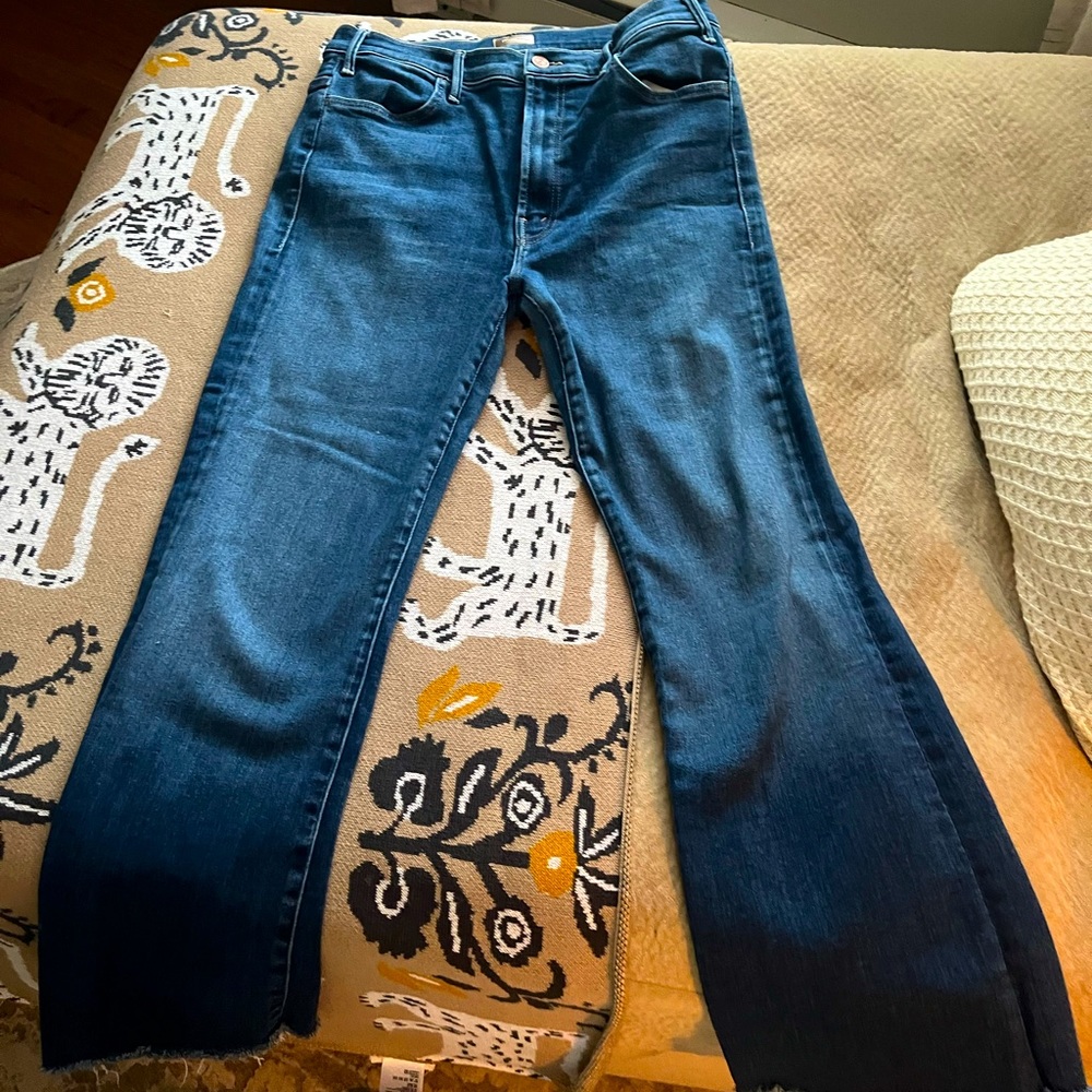 MOTHER Hustler Ankle Fray jeans.  Size 32.  Home movies wash.